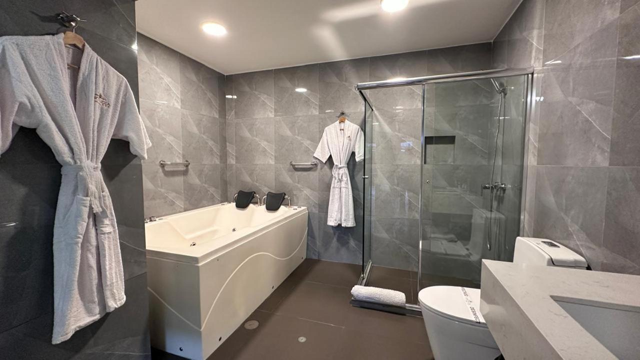 Serenzza Hotel Lima Bagian luar foto